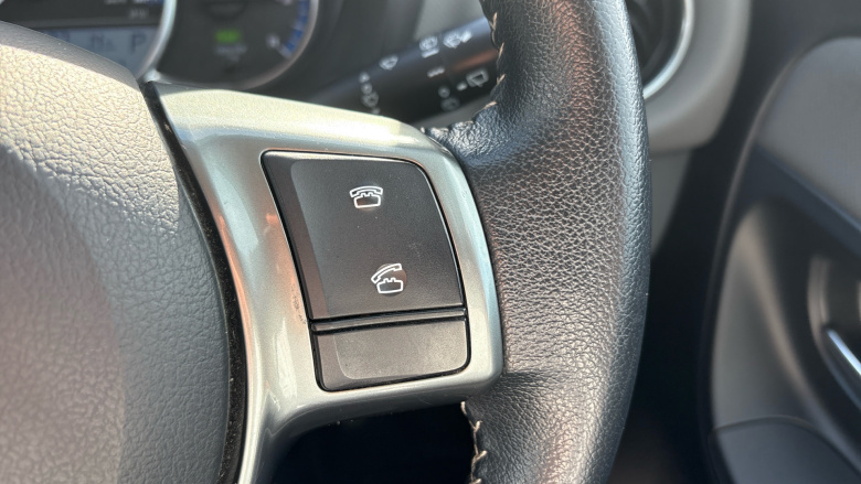 Toyota Yaris 1.5 Hybrid Sport 5dr CVT Hybrid Hatchback